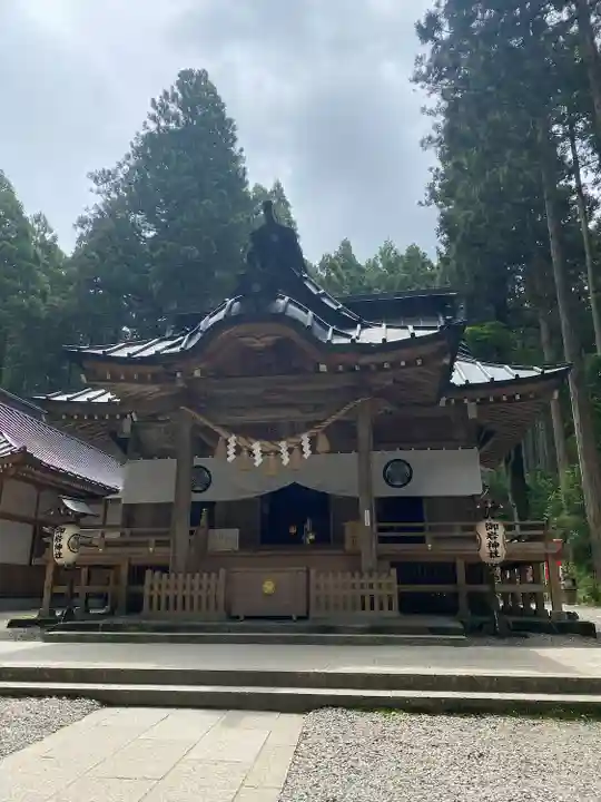 御岩神社の本殿・本堂