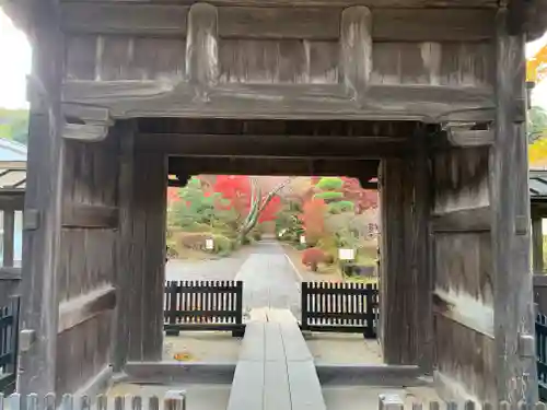 円通寺の山門