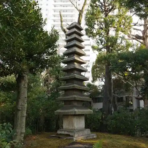 駒止稲荷神社の塔