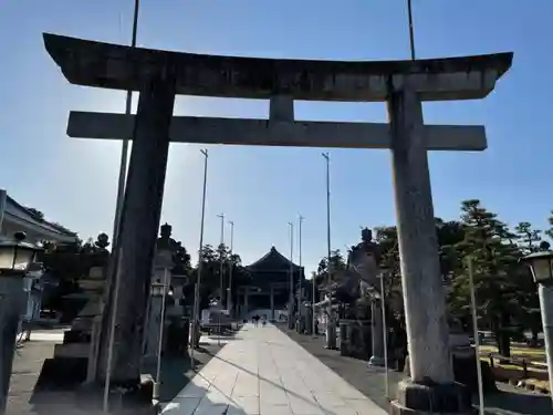 豊川閣　妙厳寺の鳥居