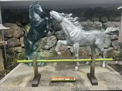 貴船神社の{uncategorized: "未分類", other: "その他", undefined: "問題あり", building: "その他建物", grave: "お墓", sacred_gate: "鳥居", guardian: "狛犬", statue: "像", buddha: "仏像", history: "歴史", nature: "自然", garden: "庭園", animal: "動物", pagoda: "塔", temizu: "手水舎", mountain_gate: "山門・神門", sanctuary: "本殿・本堂", subordinate: "末社・摂社", art: "芸術", scenery: "景色", jizo: "地蔵", ema: "絵馬", goshuin: "御朱印", omikuji: "おみくじ", items: "授与品その他", amulet: "お守り", goshuincho: "御朱印帳", eats: "食事", festival: "お祭り", votive_dance: "神楽", shichigosan: "七五三参", wedding: "結婚式", experience: "体験その他", initially: "初詣", around: "周辺", anti_infection: "感染症対策"}