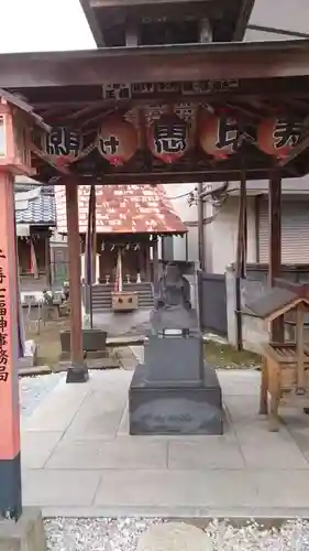 千住神社の像