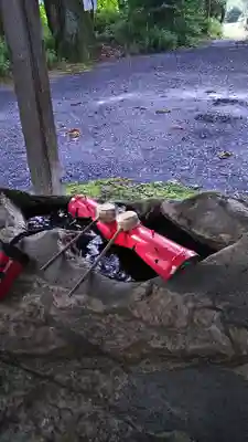 近津神社の手水舎