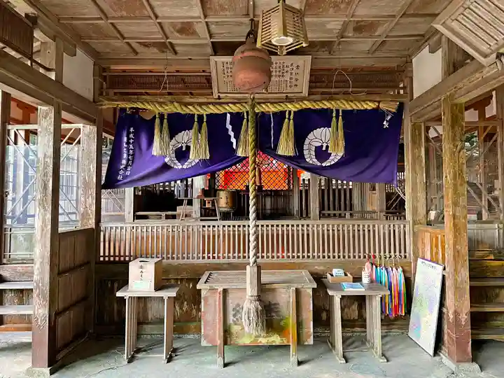 猪田神社の本殿・本堂