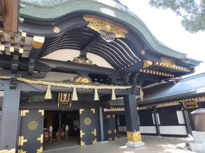 穴八幡宮の本殿・本堂