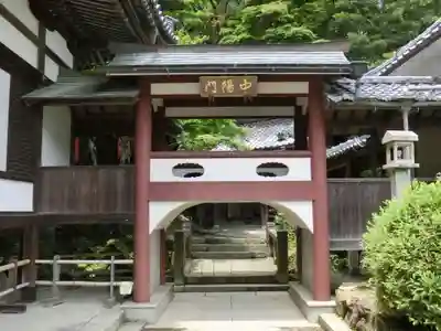 柳谷観音 楊谷寺の山門・神門