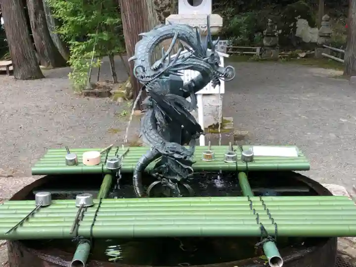 成相寺の手水舎