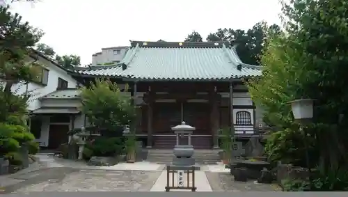 自性院の本殿・本堂