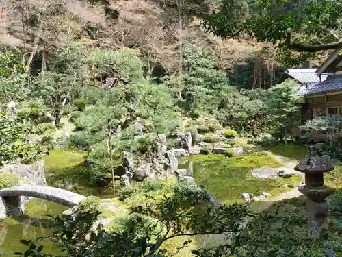 吸湖山　青岸寺の庭園