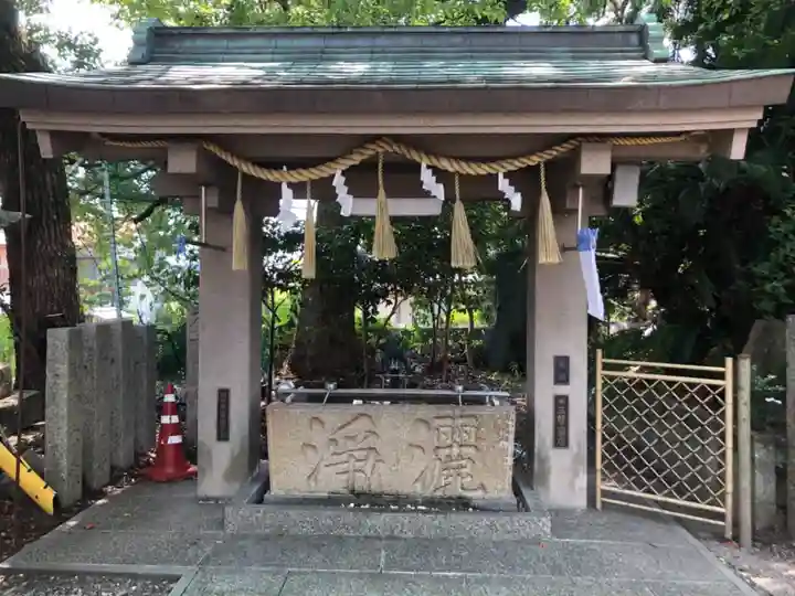 津田八幡神社の手水舎