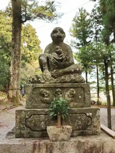 鳴谷神社の狛犬