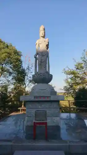 布施弁天 東海寺の仏像