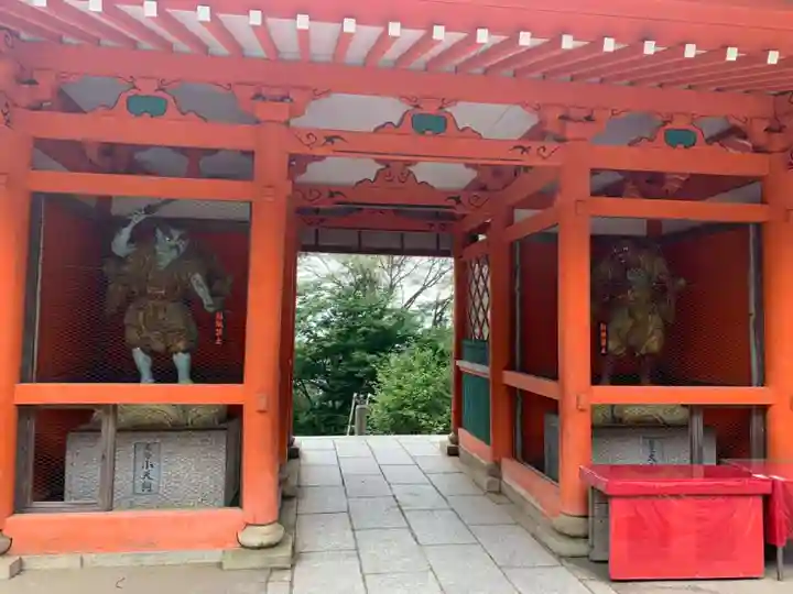 高尾山薬王院の山門・神門