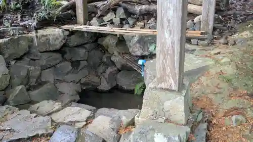伊香具坂神社の{uncategorized: "未分類", other: "その他", undefined: "問題あり", building: "その他建物", grave: "お墓", sacred_gate: "鳥居", guardian: "狛犬", statue: "像", buddha: "仏像", history: "歴史", nature: "自然", garden: "庭園", animal: "動物", pagoda: "塔", temizu: "手水舎", mountain_gate: "山門・神門", sanctuary: "本殿・本堂", subordinate: "末社・摂社", art: "芸術", scenery: "景色", jizo: "地蔵", ema: "絵馬", goshuin: "御朱印", omikuji: "おみくじ", items: "授与品その他", amulet: "お守り", goshuincho: "御朱印帳", eats: "食事", festival: "お祭り", votive_dance: "神楽", shichigosan: "七五三参", wedding: "結婚式", experience: "体験その他", initially: "初詣", around: "周辺", anti_infection: "感染症対策"}