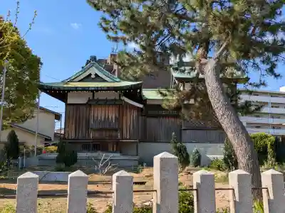 八幡神社の{uncategorized: "未分類", other: "その他", undefined: "問題あり", building: "その他建物", grave: "お墓", sacred_gate: "鳥居", guardian: "狛犬", statue: "像", buddha: "仏像", history: "歴史", nature: "自然", garden: "庭園", animal: "動物", pagoda: "塔", temizu: "手水舎", mountain_gate: "山門・神門", sanctuary: "本殿・本堂", subordinate: "末社・摂社", art: "芸術", scenery: "景色", jizo: "地蔵", ema: "絵馬", goshuin: "御朱印", omikuji: "おみくじ", items: "授与品その他", amulet: "お守り", goshuincho: "御朱印帳", eats: "食事", festival: "お祭り", votive_dance: "神楽", shichigosan: "七五三参", wedding: "結婚式", experience: "体験その他", initially: "初詣", around: "周辺", anti_infection: "感染症対策"}