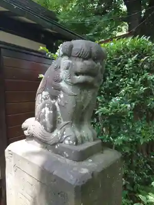 新倉氷川八幡神社の狛犬