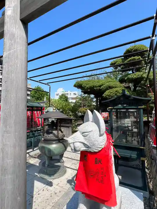 成田山深川不動堂(新勝寺東京別院)の狛犬