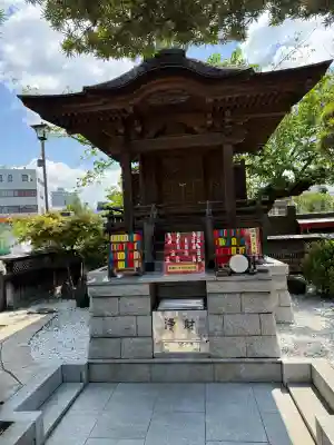 深川開運出世稲荷の{uncategorized: "未分類", other: "その他", undefined: "問題あり", building: "その他建物", grave: "お墓", sacred_gate: "鳥居", guardian: "狛犬", statue: "像", buddha: "仏像", history: "歴史", nature: "自然", garden: "庭園", animal: "動物", pagoda: "塔", temizu: "手水舎", mountain_gate: "山門・神門", sanctuary: "本殿・本堂", subordinate: "末社・摂社", art: "芸術", scenery: "景色", jizo: "地蔵", ema: "絵馬", goshuin: "御朱印", omikuji: "おみくじ", items: "授与品その他", amulet: "お守り", goshuincho: "御朱印帳", eats: "食事", festival: "お祭り", votive_dance: "神楽", shichigosan: "七五三参", wedding: "結婚式", experience: "体験その他", initially: "初詣", around: "周辺", anti_infection: "感染症対策"}