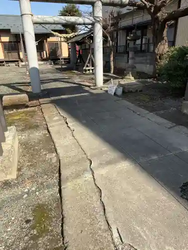 尾萬稲荷神社の{uncategorized: "未分類", other: "その他", undefined: "問題あり", building: "その他建物", grave: "お墓", sacred_gate: "鳥居", guardian: "狛犬", statue: "像", buddha: "仏像", history: "歴史", nature: "自然", garden: "庭園", animal: "動物", pagoda: "塔", temizu: "手水舎", mountain_gate: "山門・神門", sanctuary: "本殿・本堂", subordinate: "末社・摂社", art: "芸術", scenery: "景色", jizo: "地蔵", ema: "絵馬", goshuin: "御朱印", omikuji: "おみくじ", items: "授与品その他", amulet: "お守り", goshuincho: "御朱印帳", eats: "食事", festival: "お祭り", votive_dance: "神楽", shichigosan: "七五三参", wedding: "結婚式", experience: "体験その他", initially: "初詣", around: "周辺", anti_infection: "感染症対策"}