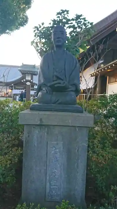 松陰神社の像