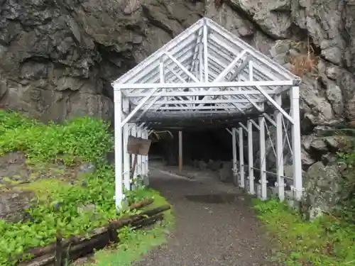 御厨人窟・神明窟(高知県)