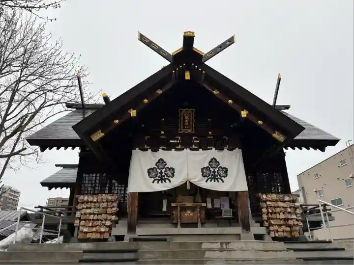 札幌諏訪神社の本殿・本堂