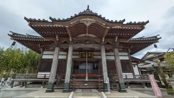 華藏院の本殿・本堂