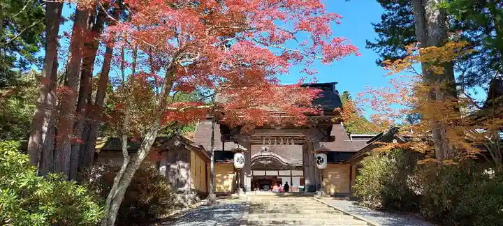 高野山金剛峯寺奥の院の山門・神門
