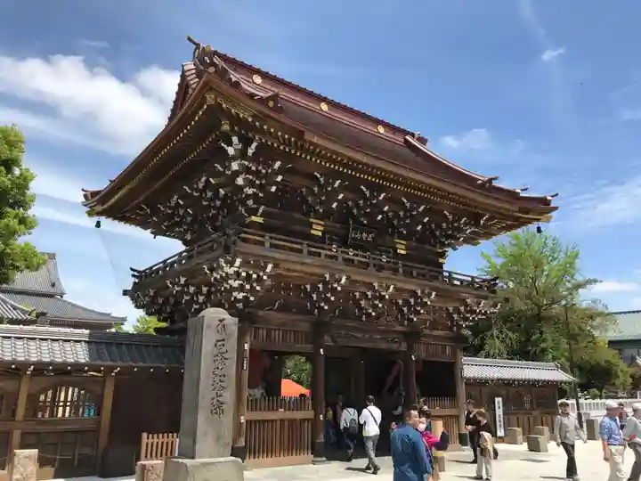 西新井大師総持寺の山門・神門