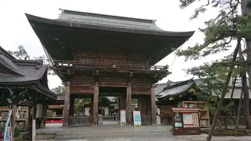 白山神社の山門