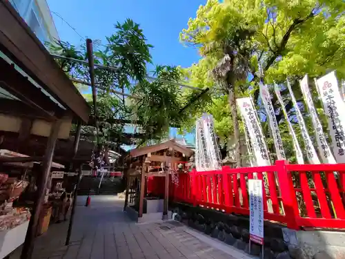 千代保稲荷神社の建物その他