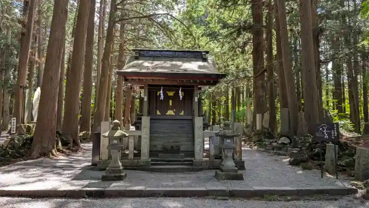 北口本宮冨士浅間神社の{uncategorized: "未分類", other: "その他", undefined: "問題あり", building: "その他建物", grave: "お墓", sacred_gate: "鳥居", guardian: "狛犬", statue: "像", buddha: "仏像", history: "歴史", nature: "自然", garden: "庭園", animal: "動物", pagoda: "塔", temizu: "手水舎", mountain_gate: "山門・神門", sanctuary: "本殿・本堂", subordinate: "末社・摂社", art: "芸術", scenery: "景色", jizo: "地蔵", ema: "絵馬", goshuin: "御朱印", omikuji: "おみくじ", items: "授与品その他", amulet: "お守り", goshuincho: "御朱印帳", eats: "食事", festival: "お祭り", votive_dance: "神楽", shichigosan: "七五三参", wedding: "結婚式", experience: "体験その他", initially: "初詣", around: "周辺", anti_infection: "感染症対策"}