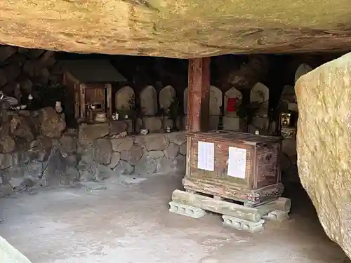 岩巣山薬師堂(愛知県)