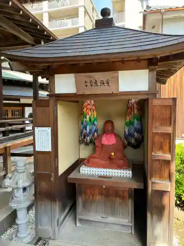 根岸山大聖院覺王寺の{uncategorized: "未分類", other: "その他", undefined: "問題あり", building: "その他建物", grave: "お墓", sacred_gate: "鳥居", guardian: "狛犬", statue: "像", buddha: "仏像", history: "歴史", nature: "自然", garden: "庭園", animal: "動物", pagoda: "塔", temizu: "手水舎", mountain_gate: "山門・神門", sanctuary: "本殿・本堂", subordinate: "末社・摂社", art: "芸術", scenery: "景色", jizo: "地蔵", ema: "絵馬", goshuin: "御朱印", omikuji: "おみくじ", items: "授与品その他", amulet: "お守り", goshuincho: "御朱印帳", eats: "食事", festival: "お祭り", votive_dance: "神楽", shichigosan: "七五三参", wedding: "結婚式", experience: "体験その他", initially: "初詣", around: "周辺", anti_infection: "感染症対策"}