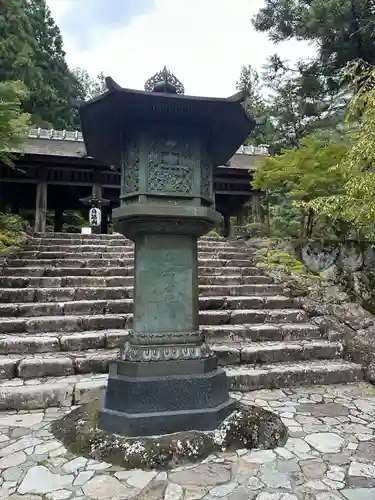 久遠寺御廟所(山梨県)