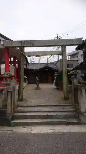 市神社の鳥居