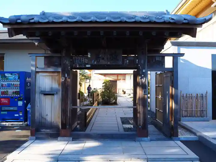 梅蔭寺の山門・神門