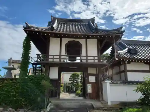 正覚寺の山門