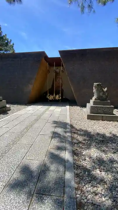 鳥飼八幡宮の{uncategorized: "未分類", other: "その他", undefined: "問題あり", building: "その他建物", grave: "お墓", sacred_gate: "鳥居", guardian: "狛犬", statue: "像", buddha: "仏像", history: "歴史", nature: "自然", garden: "庭園", animal: "動物", pagoda: "塔", temizu: "手水舎", mountain_gate: "山門・神門", sanctuary: "本殿・本堂", subordinate: "末社・摂社", art: "芸術", scenery: "景色", jizo: "地蔵", ema: "絵馬", goshuin: "御朱印", omikuji: "おみくじ", items: "授与品その他", amulet: "お守り", goshuincho: "御朱印帳", eats: "食事", festival: "お祭り", votive_dance: "神楽", shichigosan: "七五三参", wedding: "結婚式", experience: "体験その他", initially: "初詣", around: "周辺", anti_infection: "感染症対策"}