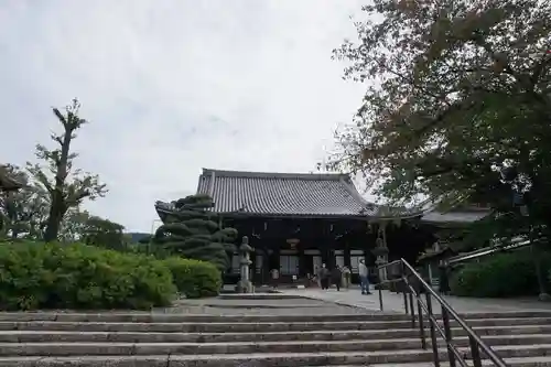 大谷本廟の本殿・本堂