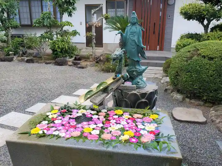 多聞寺の手水舎