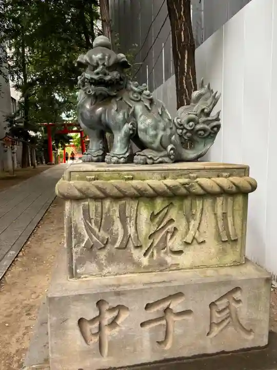花園神社の狛犬