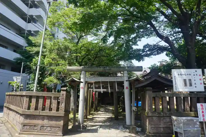 厳島神社(港町弁財天)の鳥居