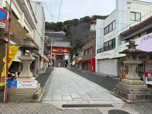 金剛宝寺（紀三井寺）の{uncategorized: "未分類", other: "その他", undefined: "問題あり", building: "その他建物", grave: "お墓", sacred_gate: "鳥居", guardian: "狛犬", statue: "像", buddha: "仏像", history: "歴史", nature: "自然", garden: "庭園", animal: "動物", pagoda: "塔", temizu: "手水舎", mountain_gate: "山門・神門", sanctuary: "本殿・本堂", subordinate: "末社・摂社", art: "芸術", scenery: "景色", jizo: "地蔵", ema: "絵馬", goshuin: "御朱印", omikuji: "おみくじ", items: "授与品その他", amulet: "お守り", goshuincho: "御朱印帳", eats: "食事", festival: "お祭り", votive_dance: "神楽", shichigosan: "七五三参", wedding: "結婚式", experience: "体験その他", initially: "初詣", around: "周辺", anti_infection: "感染症対策"}