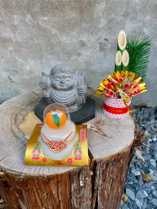 経王寺の{uncategorized: "未分類", other: "その他", undefined: "問題あり", building: "その他建物", grave: "お墓", sacred_gate: "鳥居", guardian: "狛犬", statue: "像", buddha: "仏像", history: "歴史", nature: "自然", garden: "庭園", animal: "動物", pagoda: "塔", temizu: "手水舎", mountain_gate: "山門・神門", sanctuary: "本殿・本堂", subordinate: "末社・摂社", art: "芸術", scenery: "景色", jizo: "地蔵", ema: "絵馬", goshuin: "御朱印", omikuji: "おみくじ", items: "授与品その他", amulet: "お守り", goshuincho: "御朱印帳", eats: "食事", festival: "お祭り", votive_dance: "神楽", shichigosan: "七五三参", wedding: "結婚式", experience: "体験その他", initially: "初詣", around: "周辺", anti_infection: "感染症対策"}