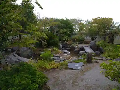 佛母寺の庭園