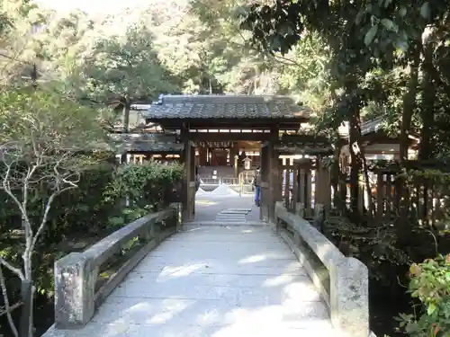 宇治上神社の山門・神門