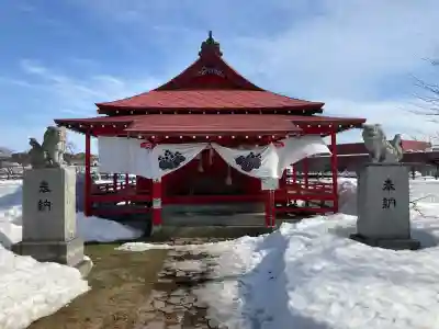 猿賀神社の{uncategorized: "未分類", other: "その他", undefined: "問題あり", building: "その他建物", grave: "お墓", sacred_gate: "鳥居", guardian: "狛犬", statue: "像", buddha: "仏像", history: "歴史", nature: "自然", garden: "庭園", animal: "動物", pagoda: "塔", temizu: "手水舎", mountain_gate: "山門・神門", sanctuary: "本殿・本堂", subordinate: "末社・摂社", art: "芸術", scenery: "景色", jizo: "地蔵", ema: "絵馬", goshuin: "御朱印", omikuji: "おみくじ", items: "授与品その他", amulet: "お守り", goshuincho: "御朱印帳", eats: "食事", festival: "お祭り", votive_dance: "神楽", shichigosan: "七五三参", wedding: "結婚式", experience: "体験その他", initially: "初詣", around: "周辺", anti_infection: "感染症対策"}