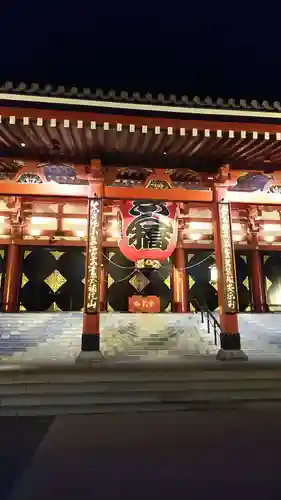 浅草寺の山門・神門