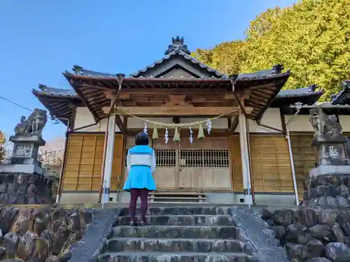 六所神社の本殿